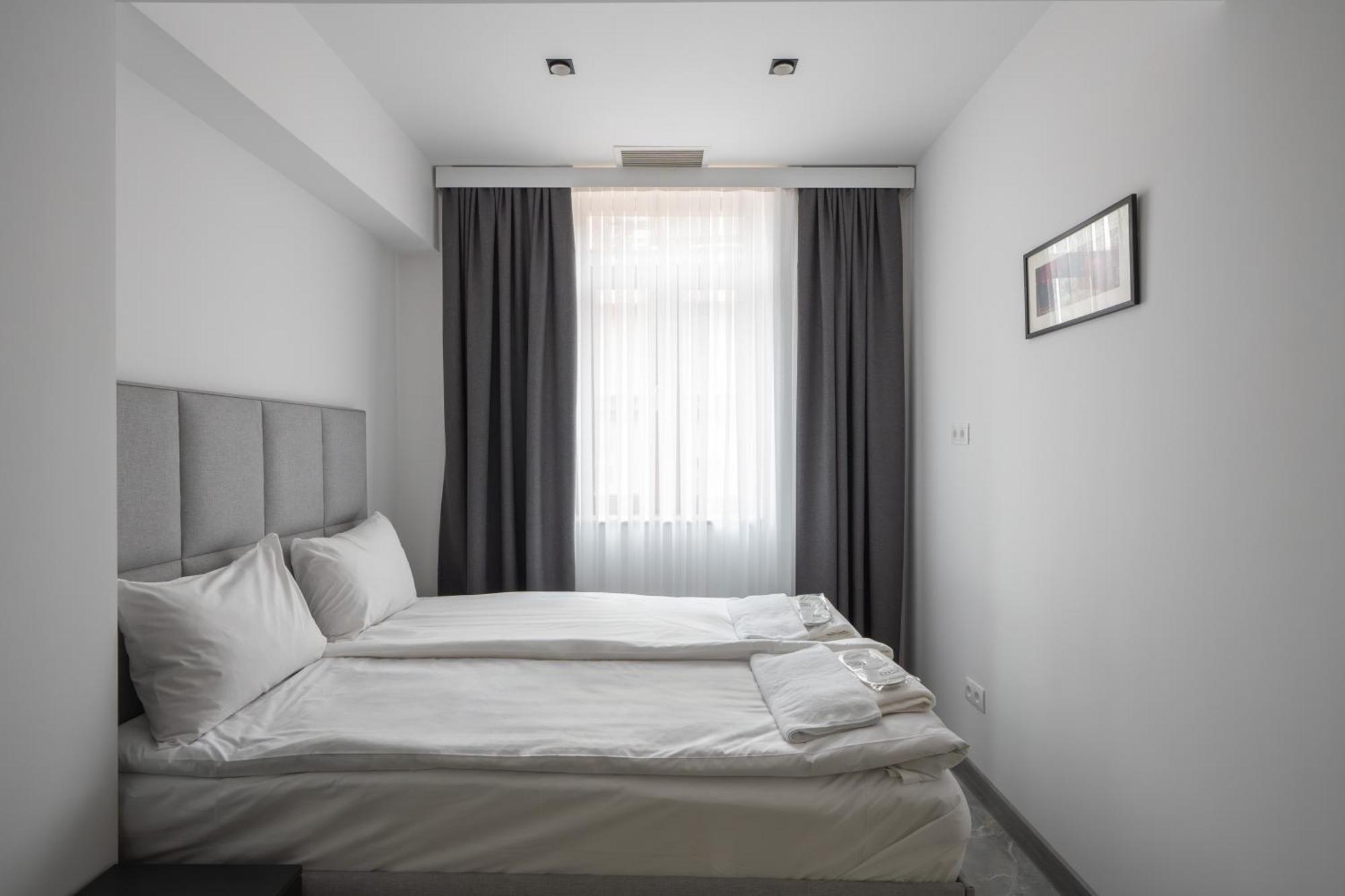 Ris Central Apartments Ереван Стая снимка