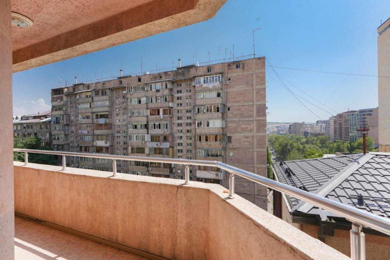 Ris Central Apartments Ереван Екстериор снимка