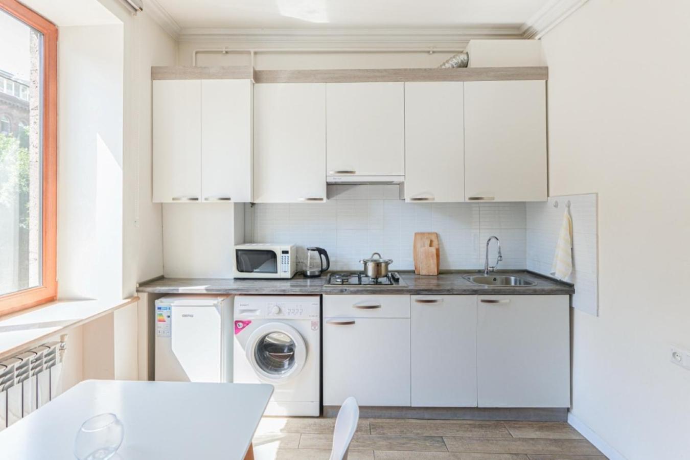 Ris Central Apartments Ереван Екстериор снимка